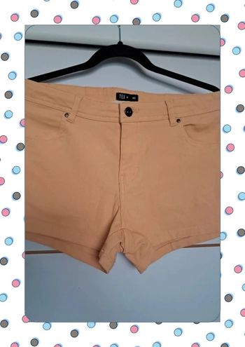 Short neuf taille 42
