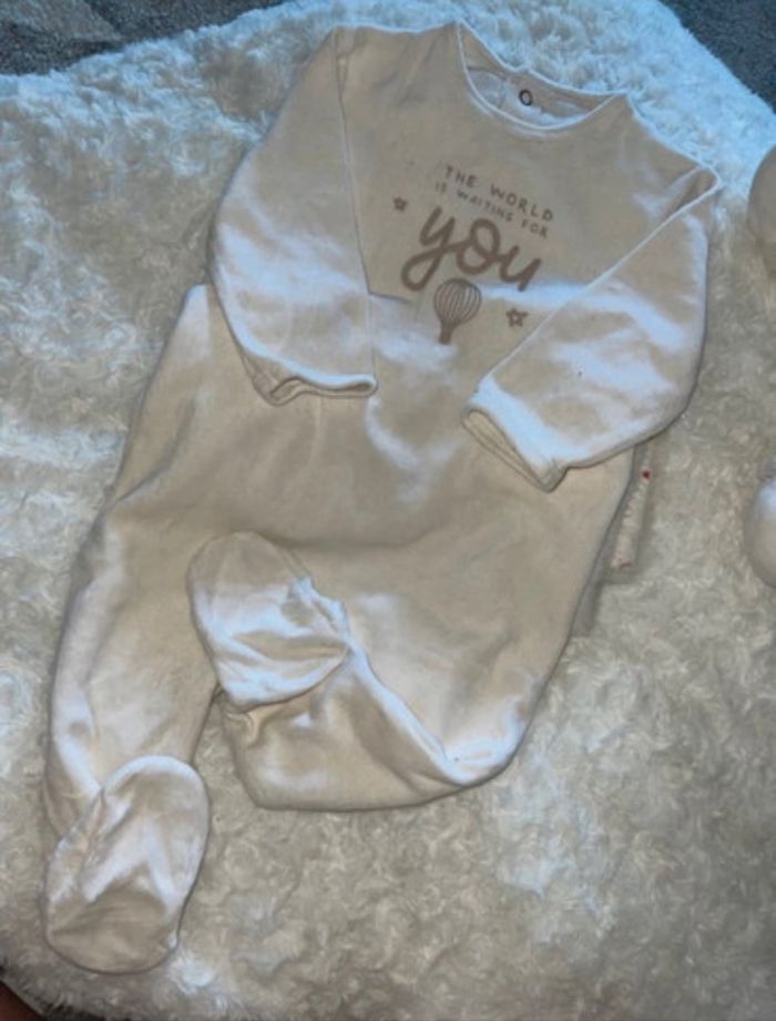 Lot de 3 pyjama dort bien bébé fille 6 mois Kiabi velours coton - photo numéro 2