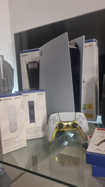 PS5 + Télécommande Média + Station de charge DualSense