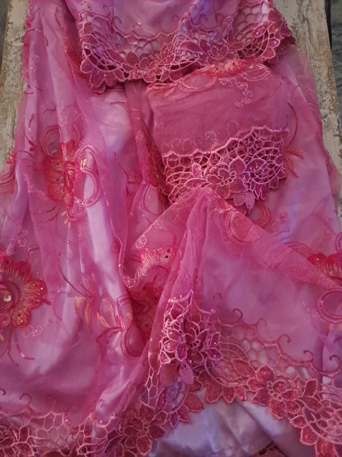 Ensemble orientale jupe longue haut et foulard dentelle et strass