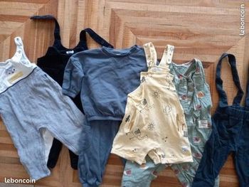 Ensemble de vetements pour garçon (tailles 3-18 mois)