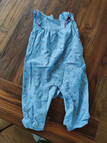 Combinaison avec motif cerise