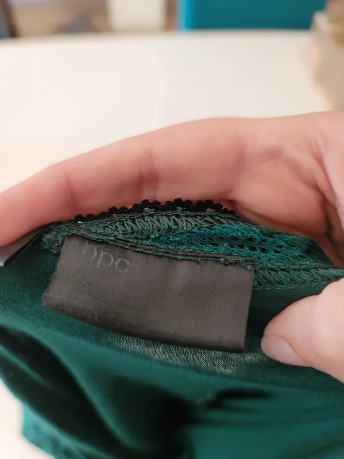 Haut dentelle vert sapin noir satin tbe bpc - photo numéro 4