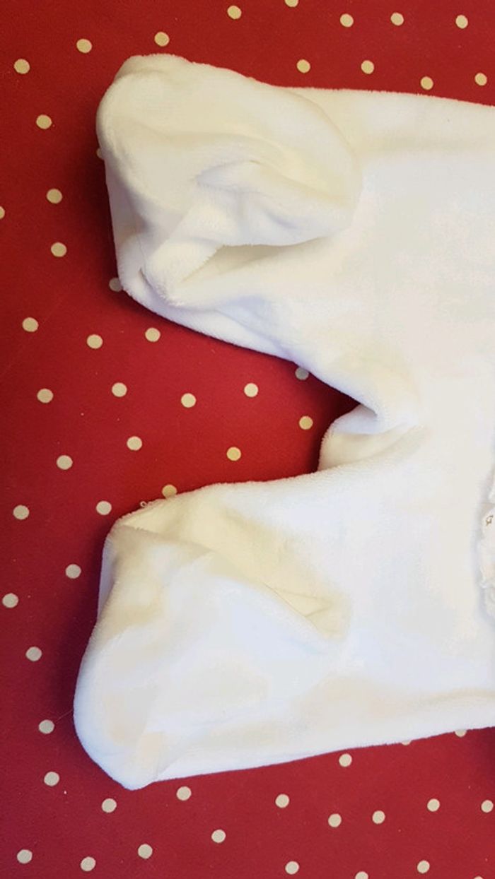 Pyjama blanc - photo numéro 2