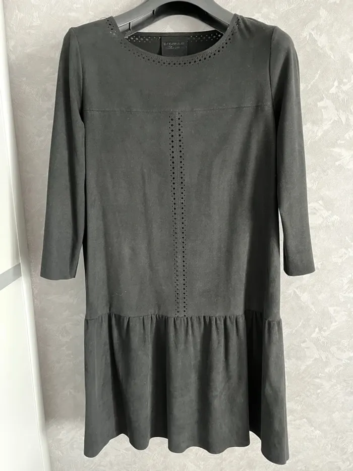 Robe noire effet daim
