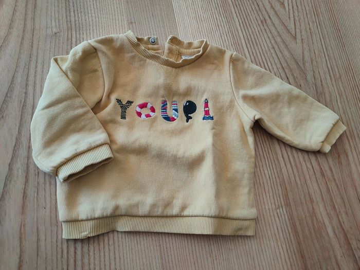 Pull jaune