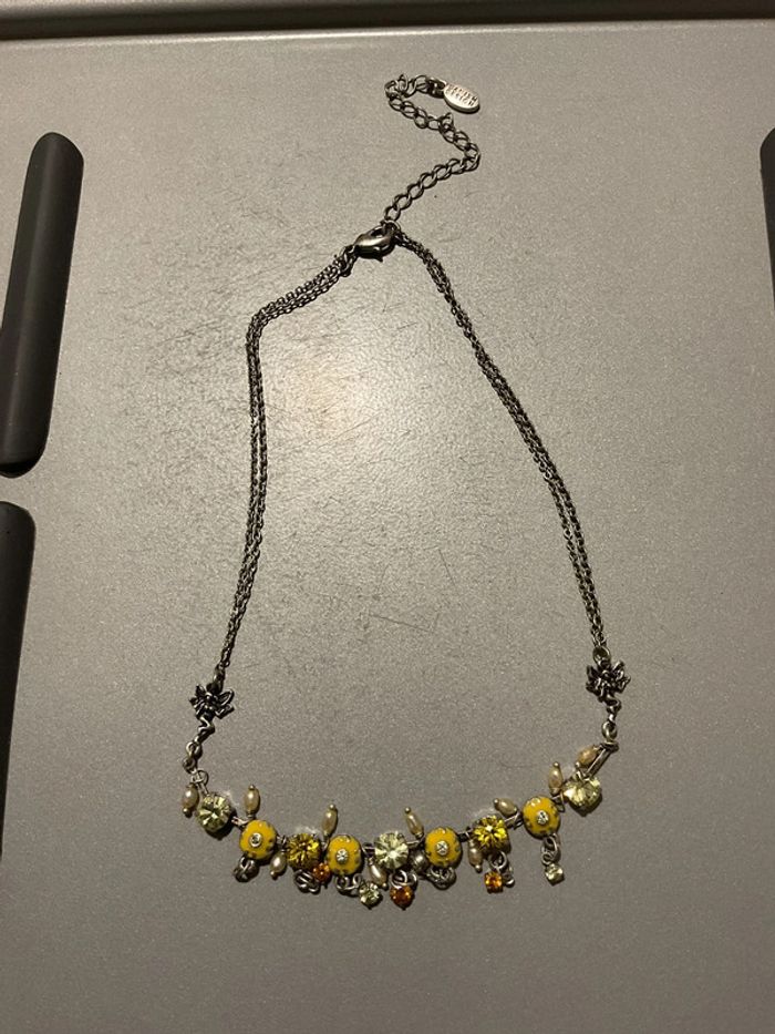 Collier métal et émail jaune fleurs et fées vintage 90s Pilgrim - photo numéro 3