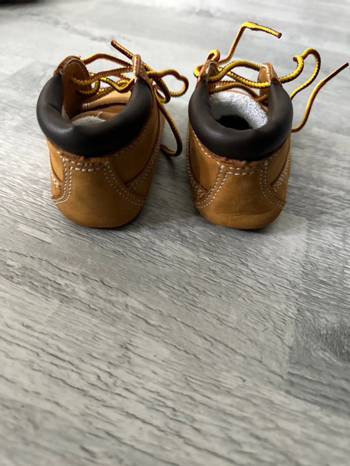 Chaussures à lacets. - photo numéro 3
