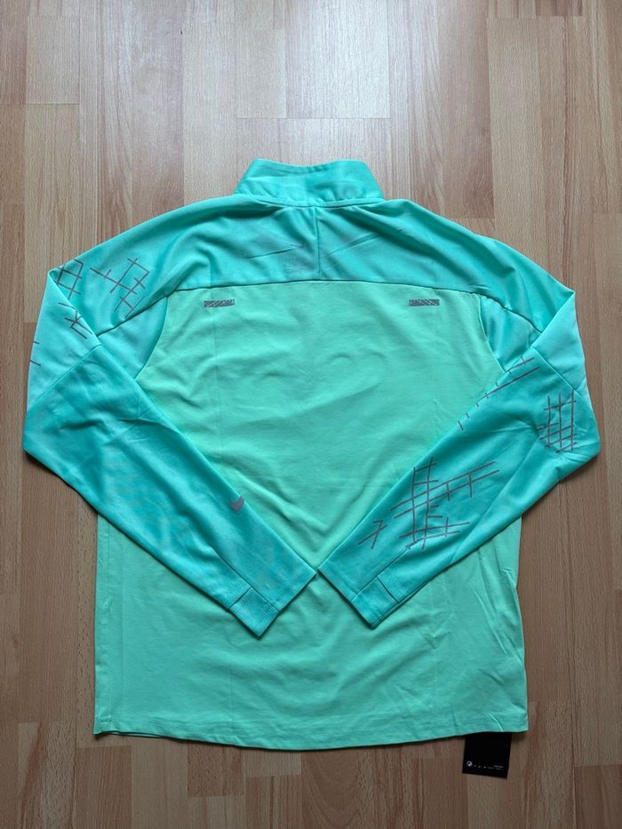 Running division Nike vert - photo numéro 4