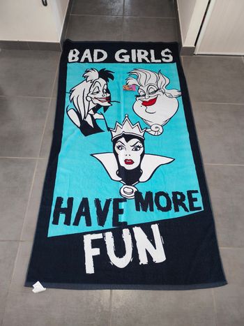 Grande serviette les méchantes Disney 