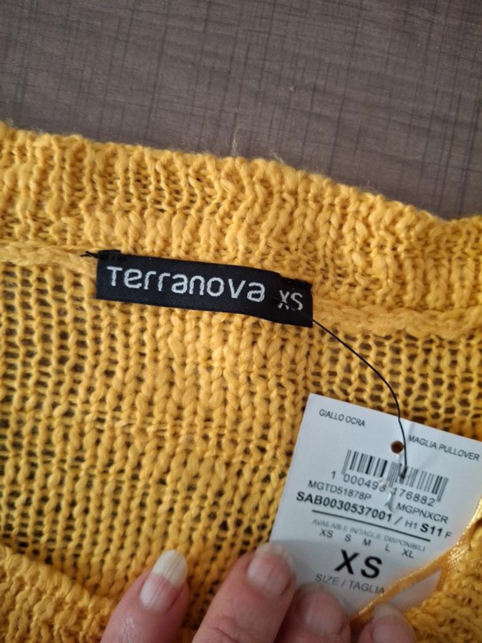 Pull troué mi-saison - photo numéro 7