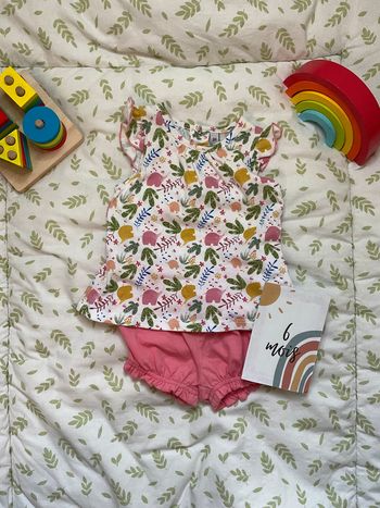 ensemble débardeur fleuri et short rose 6 mois