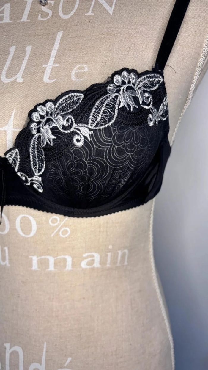 💕 Soutien gorge noir bretelles amovibles 90 B - photo numéro 2
