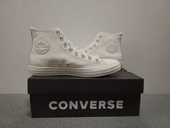 Basket converse neuve en cuir montante Pointure 43 blanche unisexe 