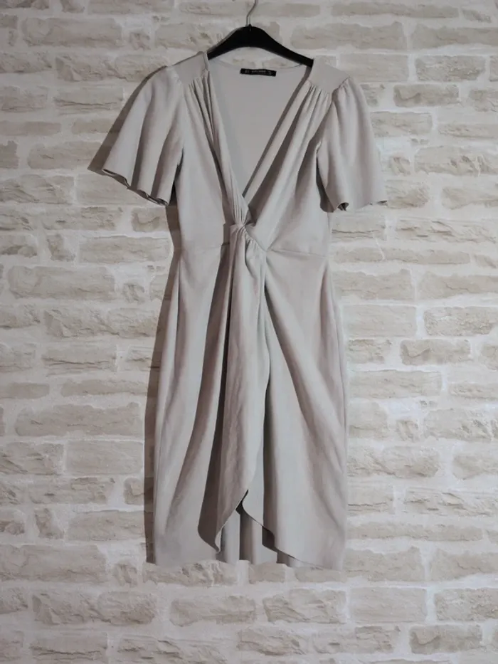Robe Zara - Taille M - Élégante & Classe - Touché style daim
