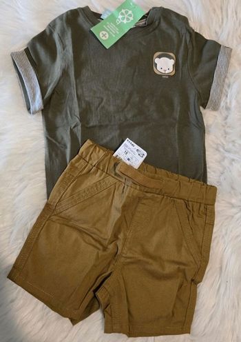 Neufs (non portés) 🏷🏷😍💙 ensemble teeshirt mc et short 18mois garçon 💙😍🤩