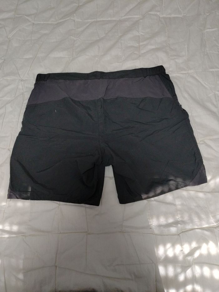 Short gris Decathlon - photo numéro 2