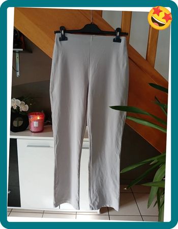 Joli Pantalon moulant bas large Taille S🌿💝
