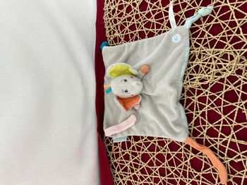 Doudou plat éléphant gris orange jaune bleu Bébé Confort
