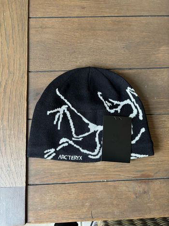 Bonnet arc’teryx