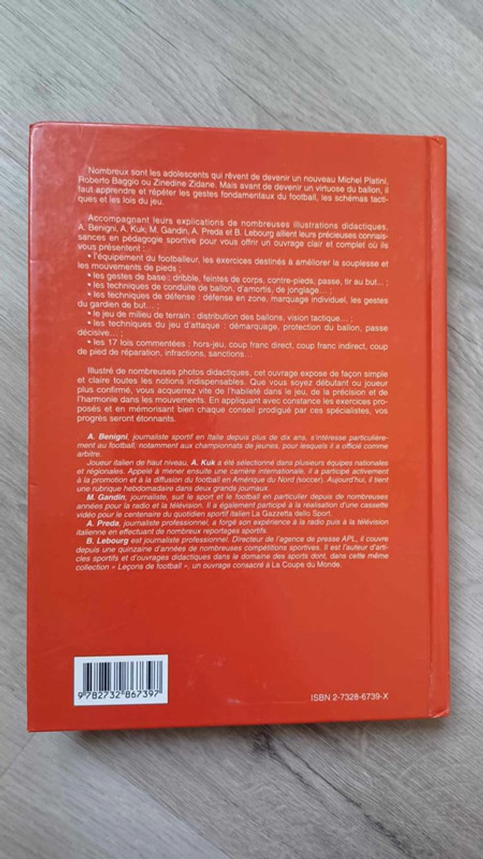 Livre sur le Football - photo numéro 2