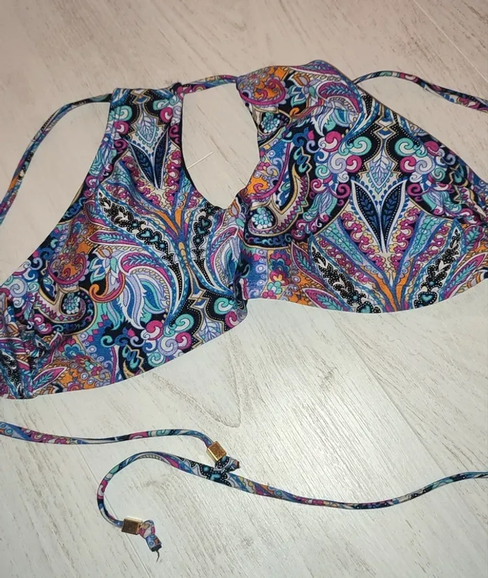Haut de maillot de bain taille M (adaptable)