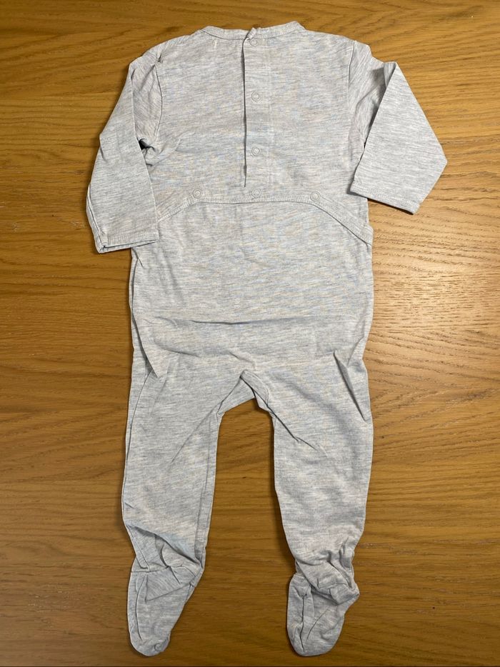 Kiabi Pyjama Grenouillère léger gris Taille 12 mois - photo numéro 6