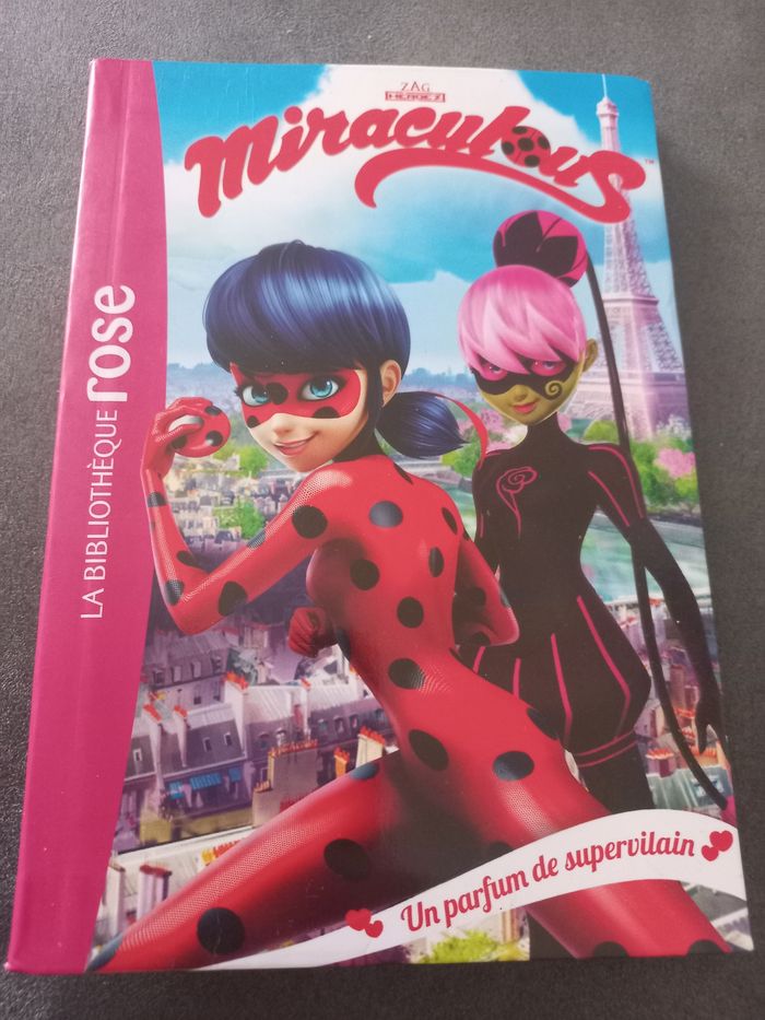 Livre roman bibliotheque rose miraculous tome 4