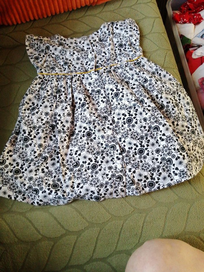 Robe fleurie 12 mois - photo numéro 6