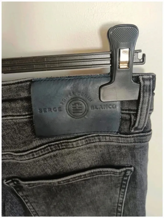 C26 jeans noir Serge Blanco W30 - photo numéro 3