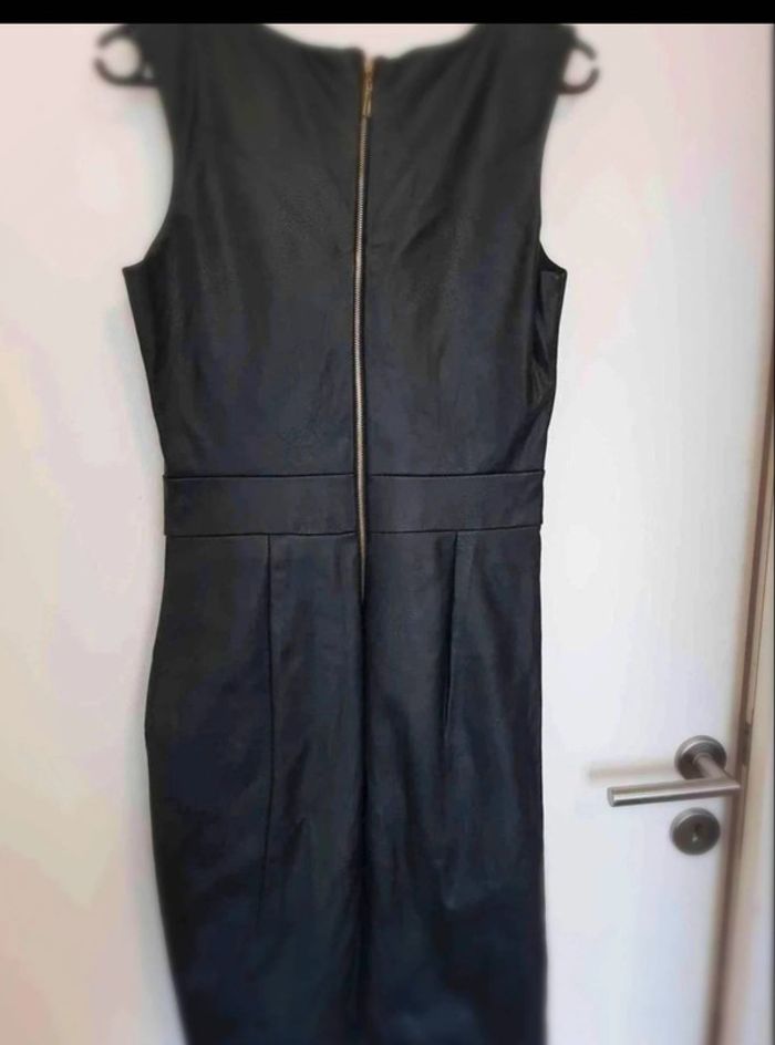Robe  style  cuir  taille 38 - photo numéro 5