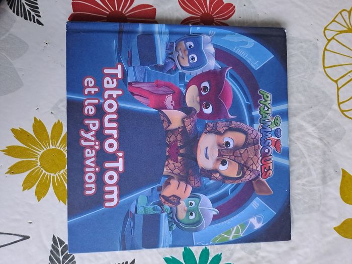 Pyjamasques. Tatouage tom et le pyjavion