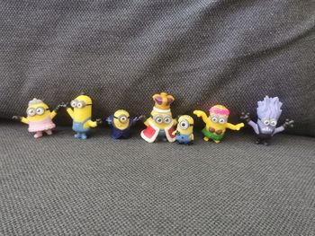 Lot de figurines minions
