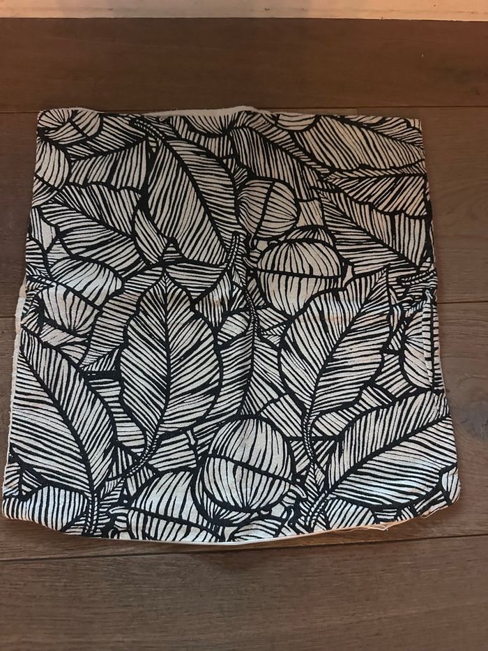 Housse de coussin décorative CASA - crème et noir motifs - 36x38cm - photo numéro 3