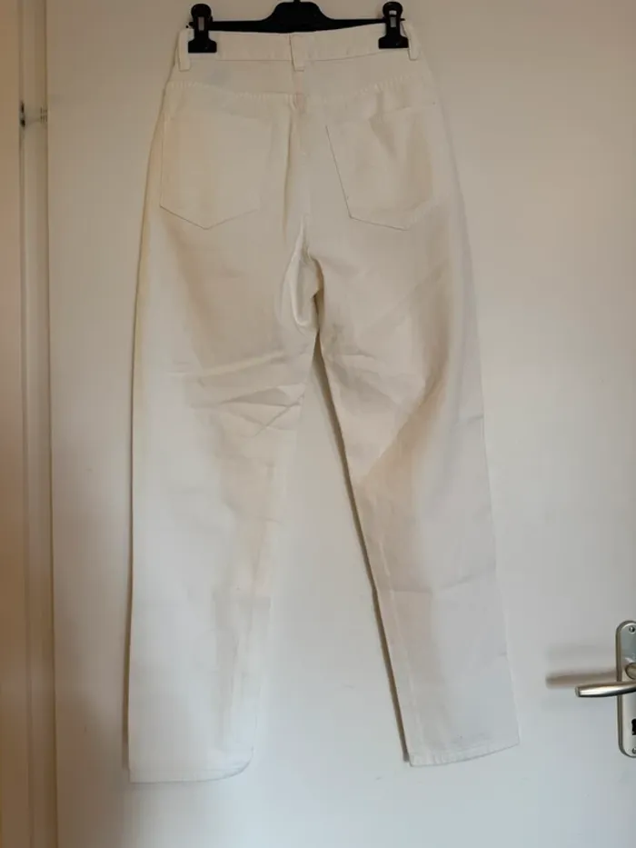 Jean mom troué blanc en très bon état taille 34 Shein - photo numéro 6