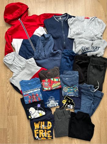 Lot de 19 vêtements garçon 6ans