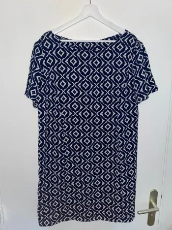 Robe marine et blanche 42-44