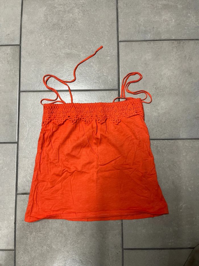 Lot t shirt et débardeurs et corsaire - photo numéro 5