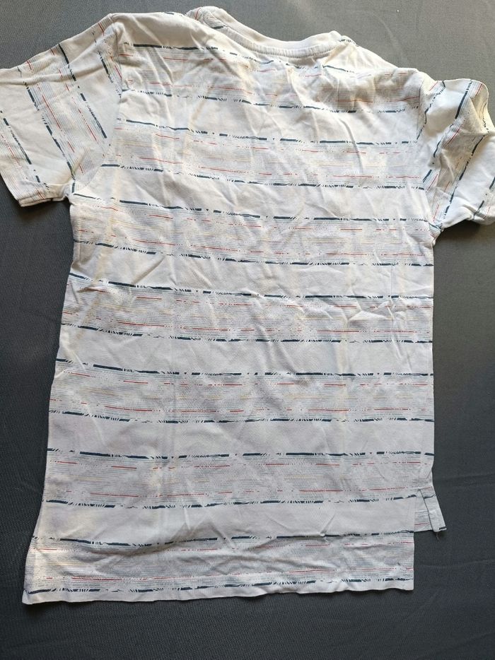 T-shirt rayé 🎮 Taille 6/7 ans - photo numéro 5