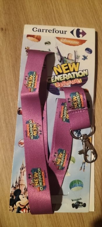 Tour de cou et porte clés buzz l'éclair de disney