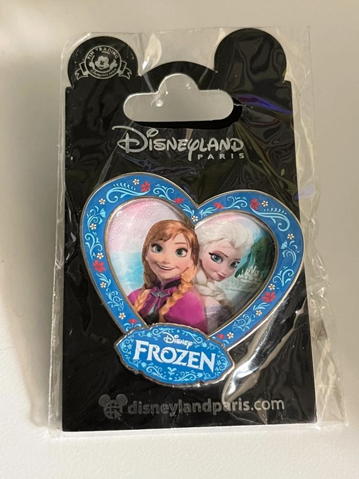 Pins disney Anna et Elsa