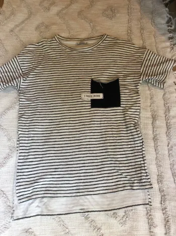 T-shirt éponge taille 36 pull and bear