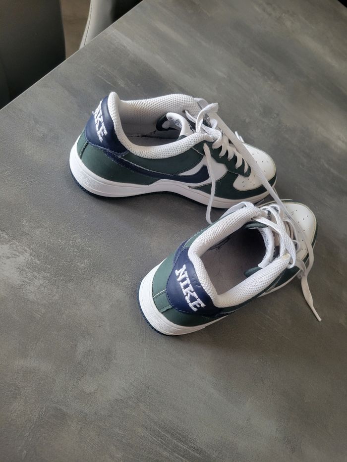 Basket Nike Air Force 1 T. 35 - photo numéro 3