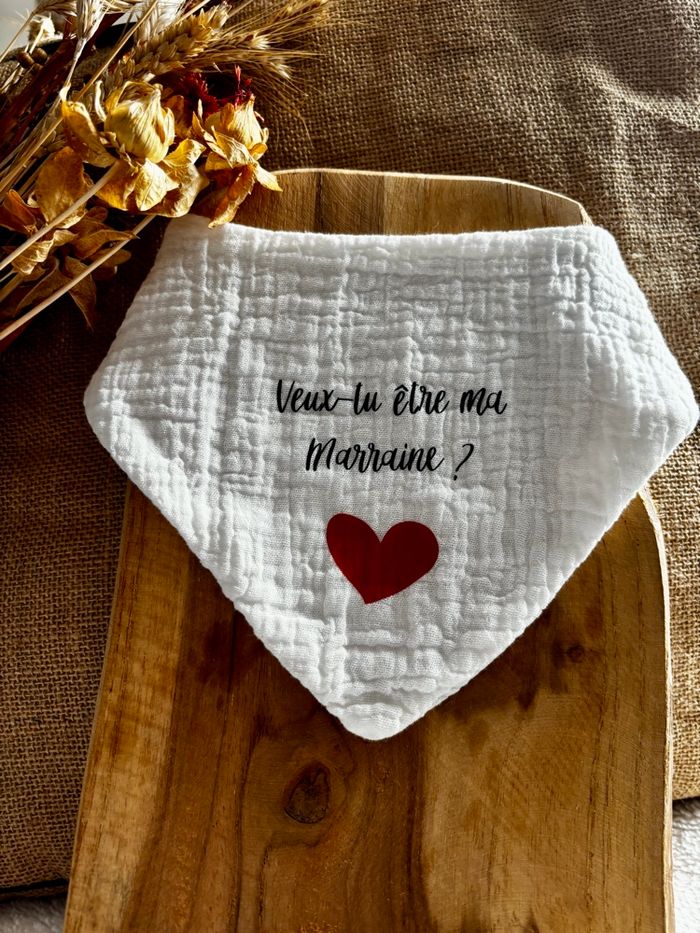 Bavoir  pour demande marraine - photo numéro 4