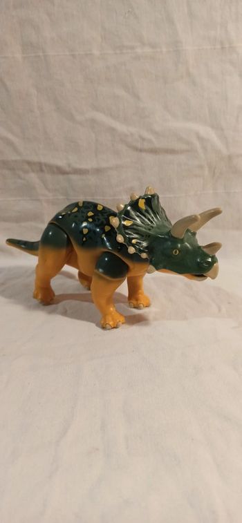 Triceratops dinosaure vert playmobil