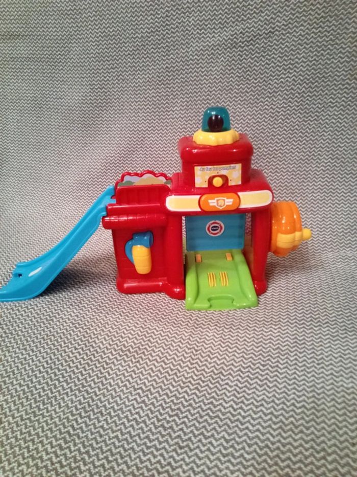 Caserne Au feu les pompiers ! - VTech Tut-Tut bolides