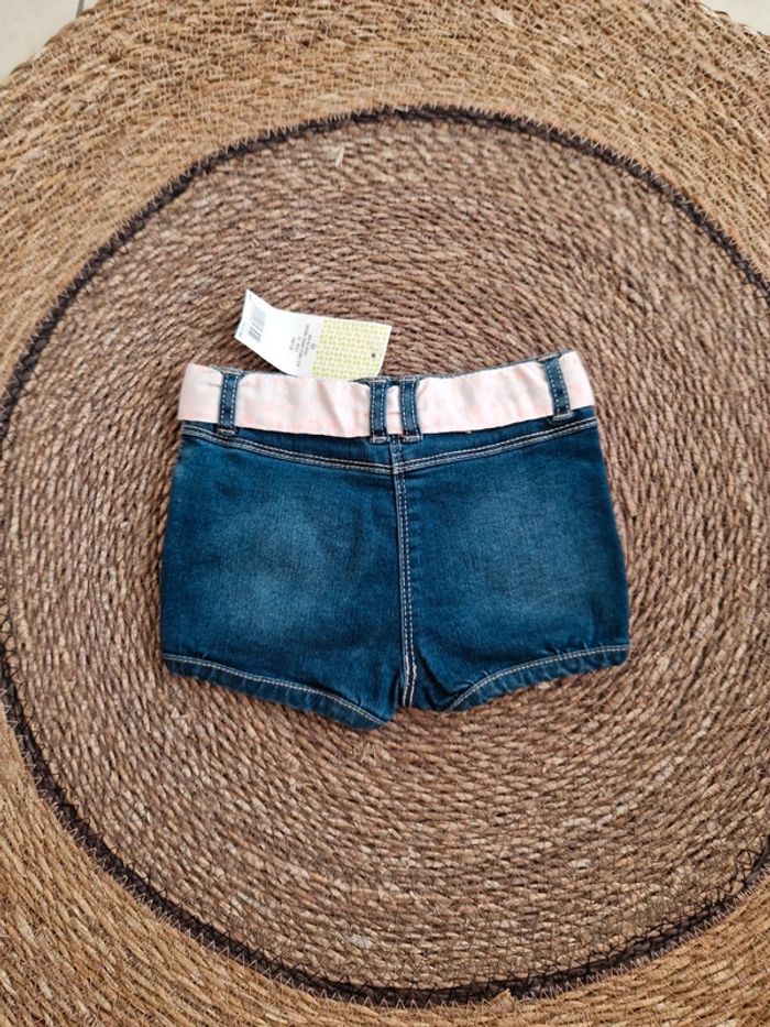Joli short tape à l'œil neuf taille 9 mois - photo numéro 2