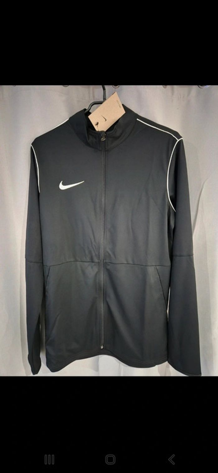 Veste survêtement Nike Taille M NEUVE