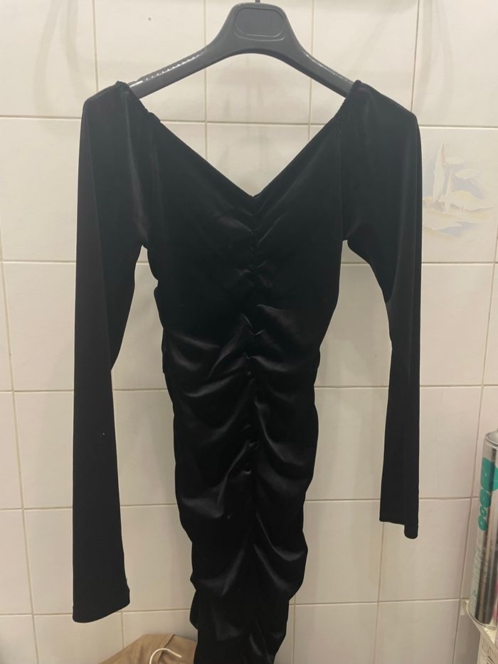 Robe fourreau aspect velours Zara taille xs neuve - photo numéro 2