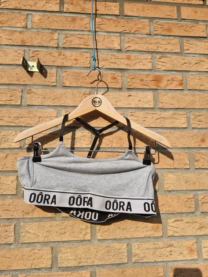 Brassière de sport grise - photo numéro 4